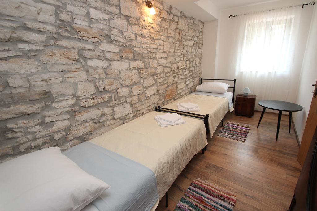 Holiday Home Vinkovic Пореч Екстериор снимка